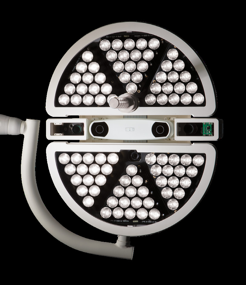 FLASH™ Navigation System — detail of the light head with integrated machine-vision technology (tracking camera, FLASH™ projection system) (Orthofix/SeaSpine material)